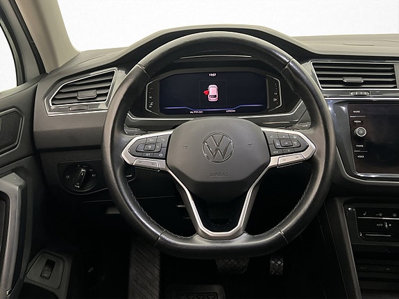 Volkswagen Tiguan 12 of 29