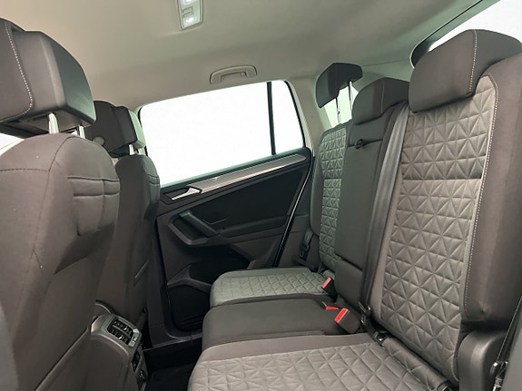 Volkswagen Tiguan 23 of 29