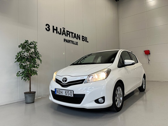 Toyota Yaris 9 of 27