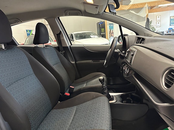Toyota Yaris 26 of 27