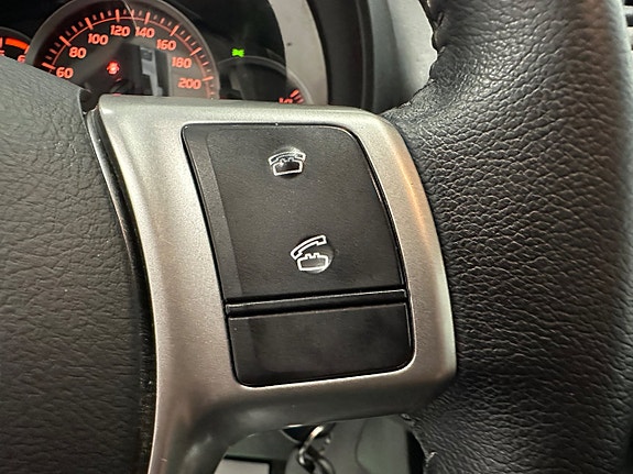 Toyota Yaris 17 of 27