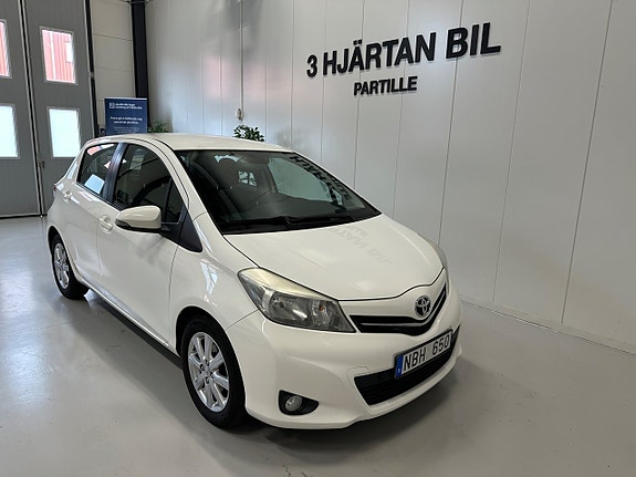 Toyota Yaris 6 of 27