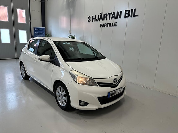 Toyota Yaris 11 of 27