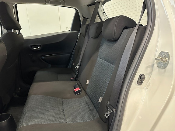 Toyota Yaris 27 of 27