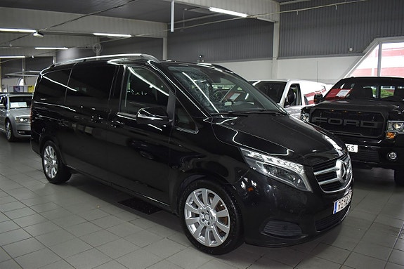 Mercedes-Benz V220