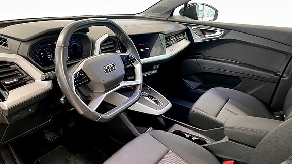 Audi Q4 e-tron 8 of 13