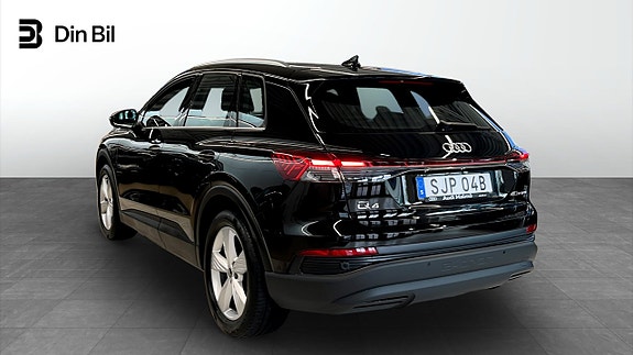 Audi Q4 e-tron 3 of 13