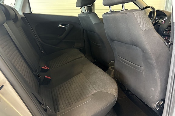 Volkswagen Polo 10 of 17