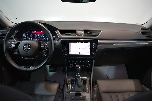 Skoda Superb 16 of 25