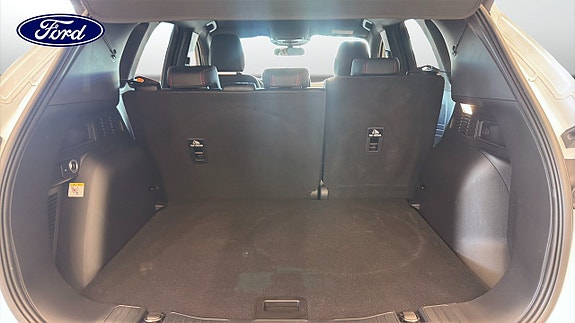 Ford Kuga 10 of 12