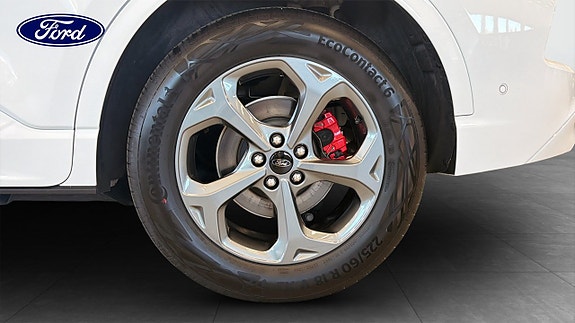 Ford Kuga 9 of 12