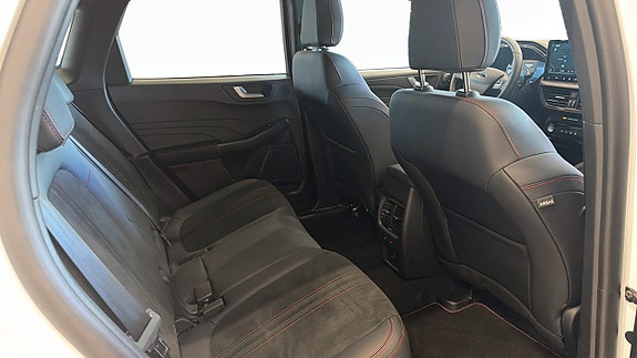 Ford Kuga 5 of 12