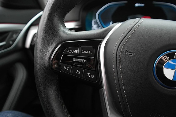 BMW 530e 18 of 28