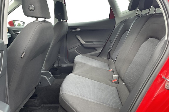 Seat Arona 15 of 25