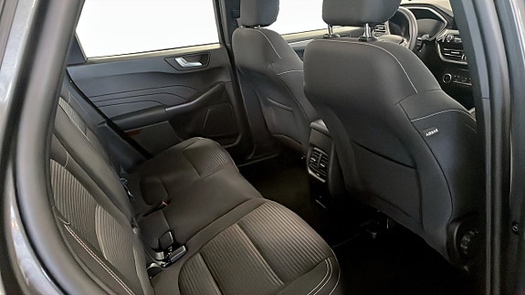 Ford Kuga 5 of 9