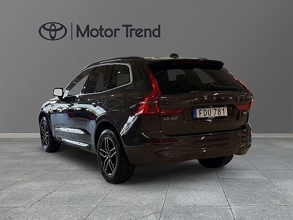 Volvo XC60 2 of 11