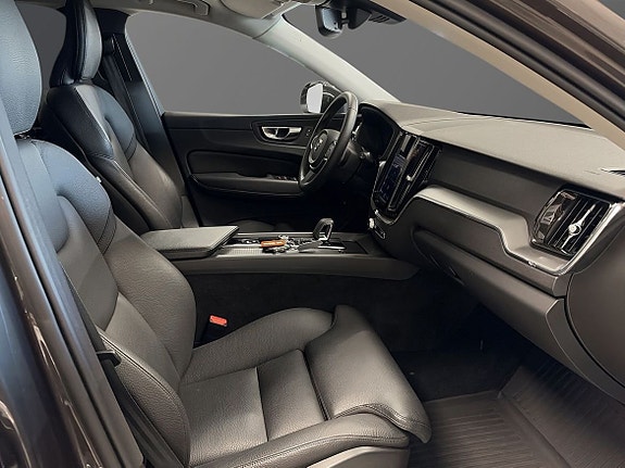 Volvo XC60 7 of 11
