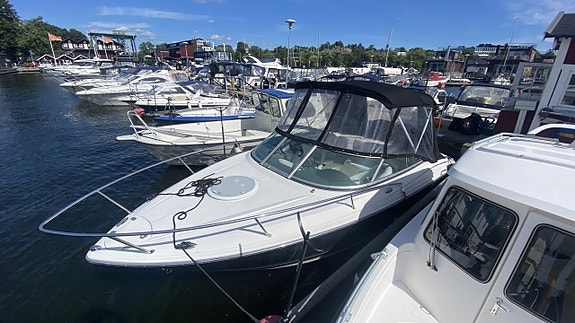 Monterey 214 FSC 2008 Volvo Penta 4,3 GXI 2008 5 of 19