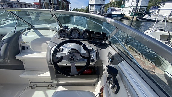 Monterey 214 FSC 2008 Volvo Penta 4,3 GXI 2008 15 of 19