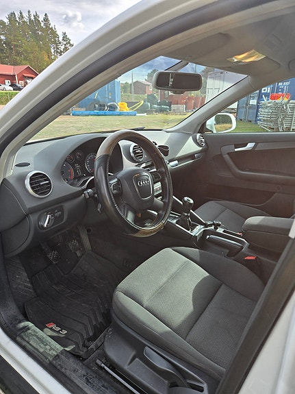Audi A3 8 of 12