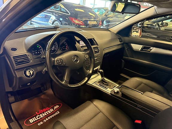 Mercedes-Benz C180 12 of 25