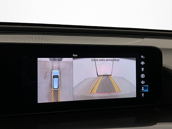 Mercedes-Benz EQC400 22 of 30