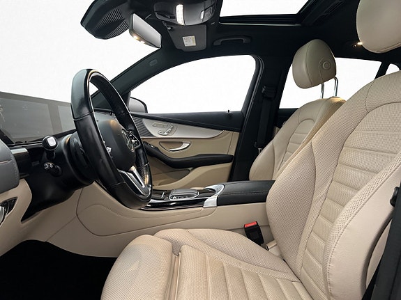 Mercedes-Benz EQC400 14 of 30