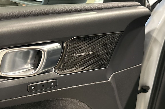 Volvo XC40 19 of 25
