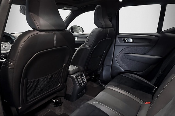 Volvo XC40 13 of 25