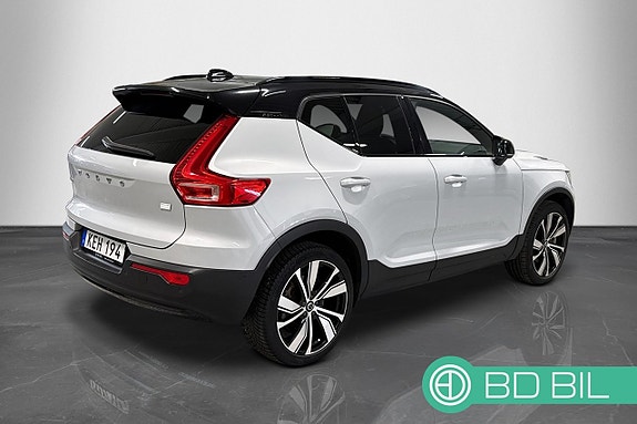 Volvo XC40 5 of 25