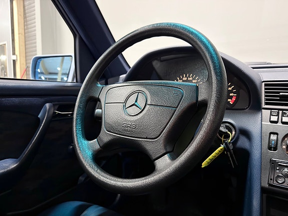 Mercedes-Benz C220 19 of 25