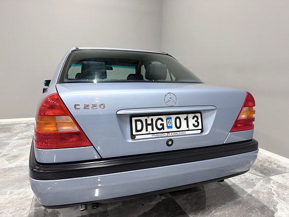 Mercedes-Benz C220 7 of 25