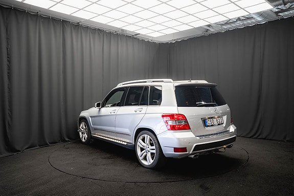 Mercedes-Benz GLK220 8 of 17