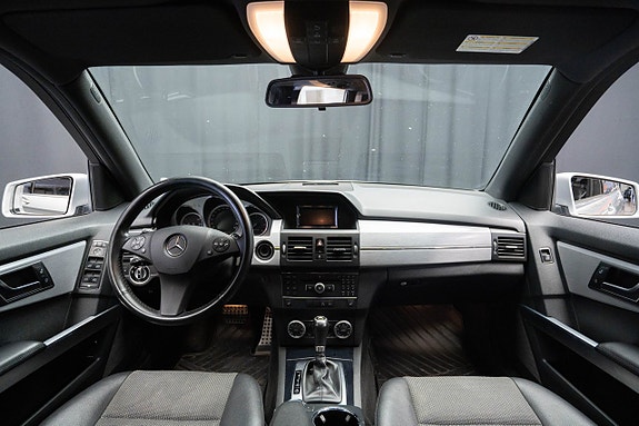 Mercedes-Benz GLK220 11 of 17