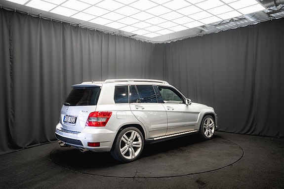 Mercedes-Benz GLK220 6 of 17