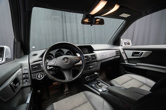 Mercedes-Benz GLK220 10 of 17