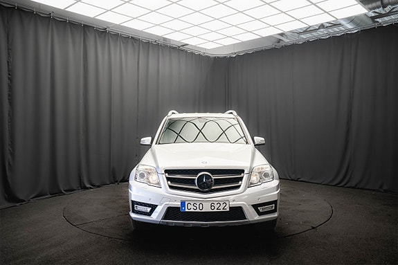 Mercedes-Benz GLK220 3 of 17