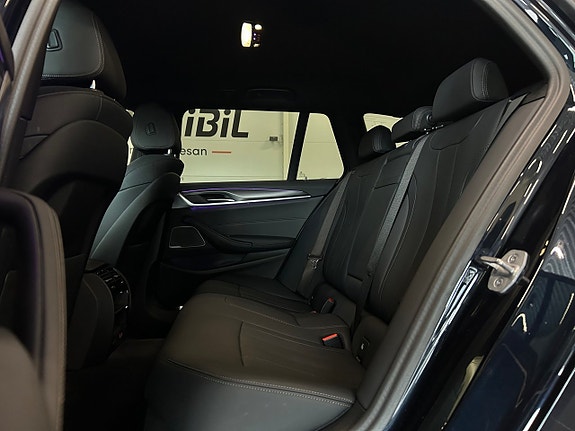 BMW 530e 17 of 30