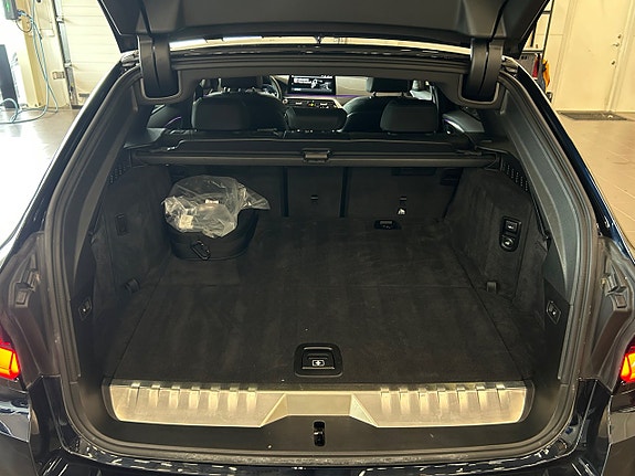 BMW 530e 11 of 30