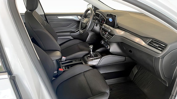 Ford Focus 3 of 9
