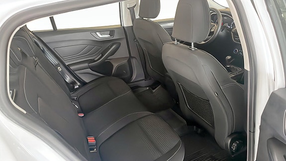 Ford Focus 5 of 9