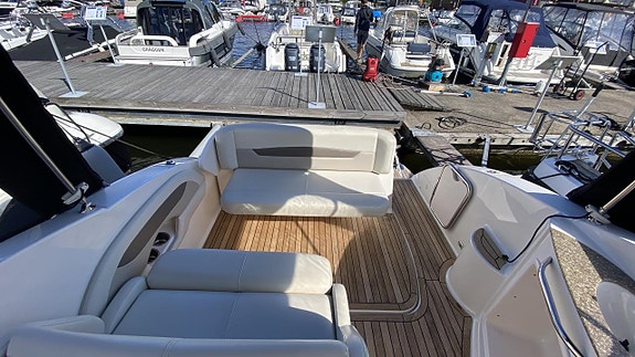 Chaparral 250 Signature 2008 Mercruiser 350 MPI Seacore -08 28 of 30