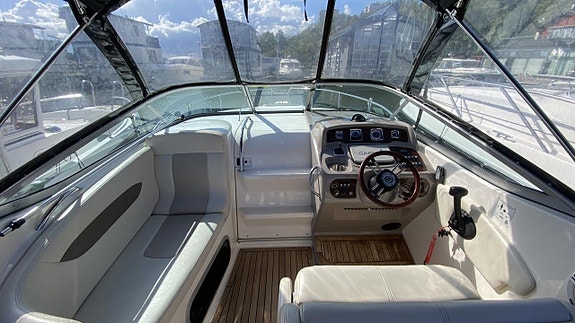 Chaparral 250 Signature 2008 Mercruiser 350 MPI Seacore -08 17 of 30