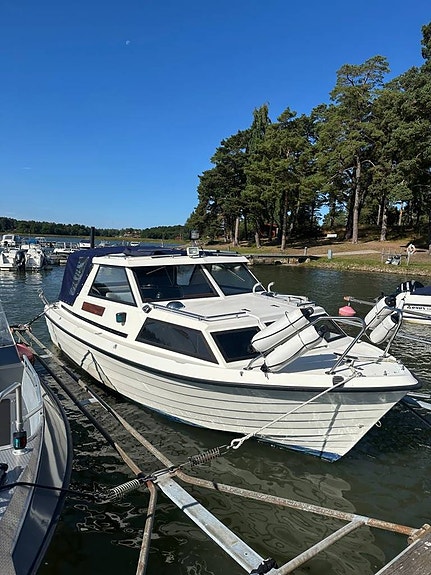 Uttern 6300 Evinrude 115 hk - 2012 2 of 10