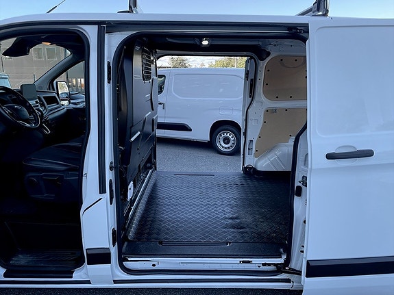 Ford Transit Custom 20 of 21