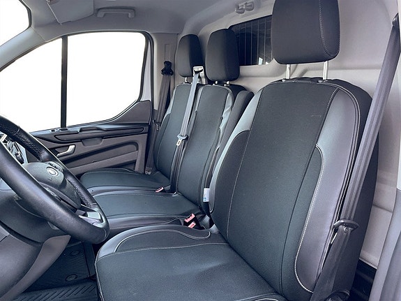 Ford Transit Custom 9 of 21