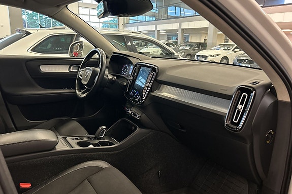 Volvo XC40 29 of 30