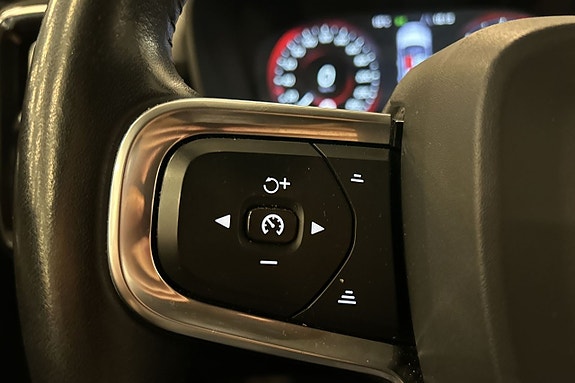 Volvo XC40 16 of 30