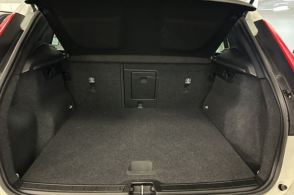 Volvo XC40 27 of 30