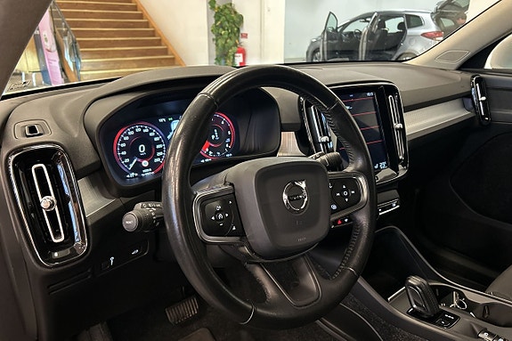 Volvo XC40 11 of 30